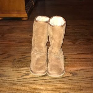 Chestnut Ugg boots